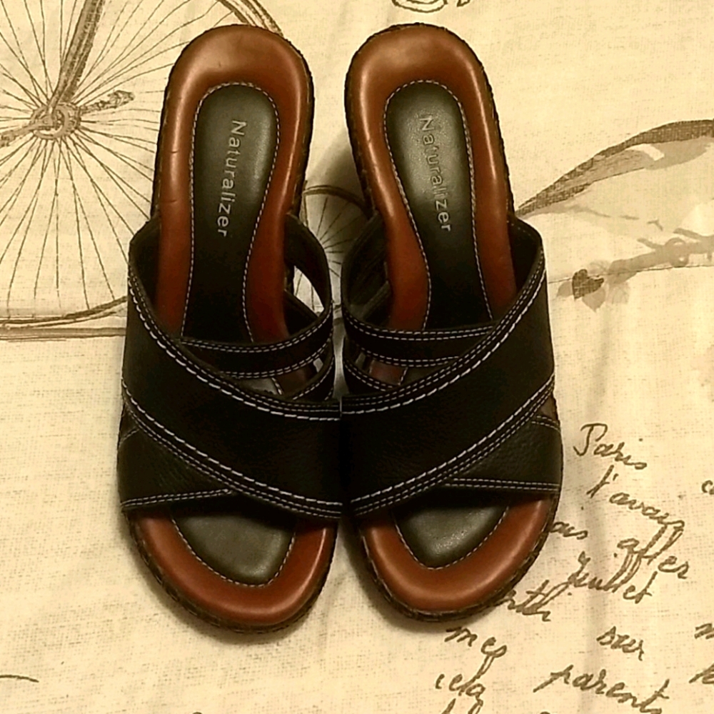 Naturalizer Leather Blk sandal wedge